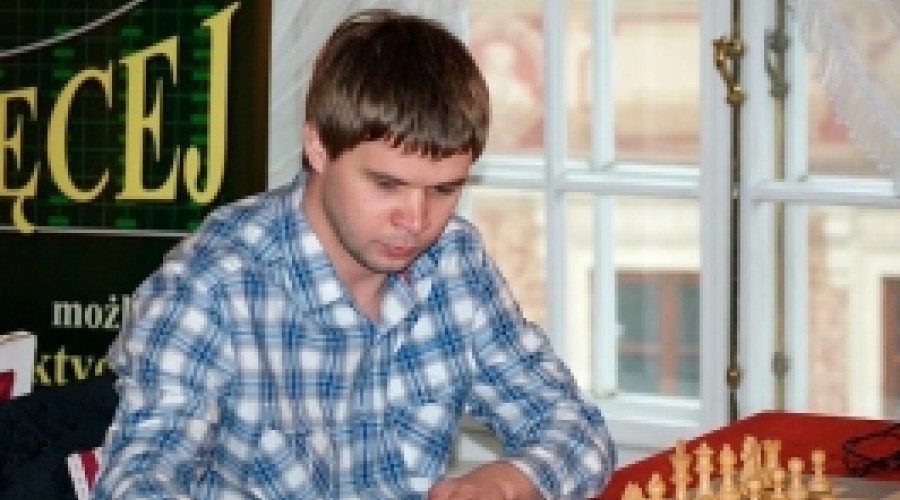 Выпускник кружка шахматистов в мае 2010 года набрал 2680 очков, что является наивысшим показателем в карьере шахматиста